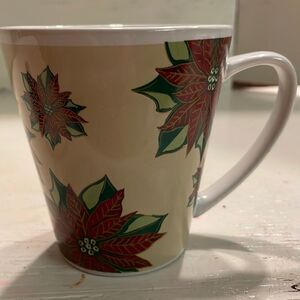 10 oz Totally Today cream colored with detailed poinsettias Christmas coffee mug
